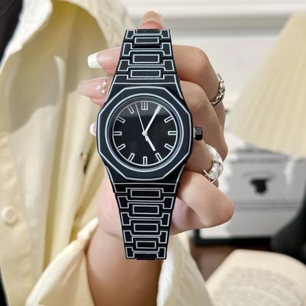 ساعة كوارتز جديدة بتصميم بسيط  - مراجعة Smartwatch Watches Digital وسعره