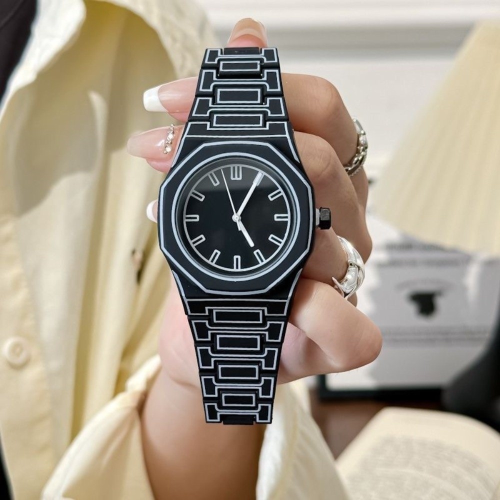 ساعة كوارتز جديدة بتصميم بسيط  - مراجعة Smartwatch Watches Digital وسعره